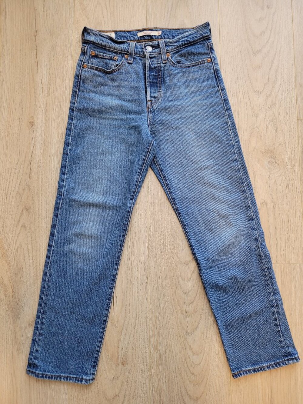 Levi's Women's Wedgie Straight Midium Blue Size 24